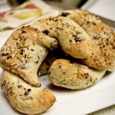 17-38: Olive Bread