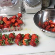 15-37: Elegant Strawberries